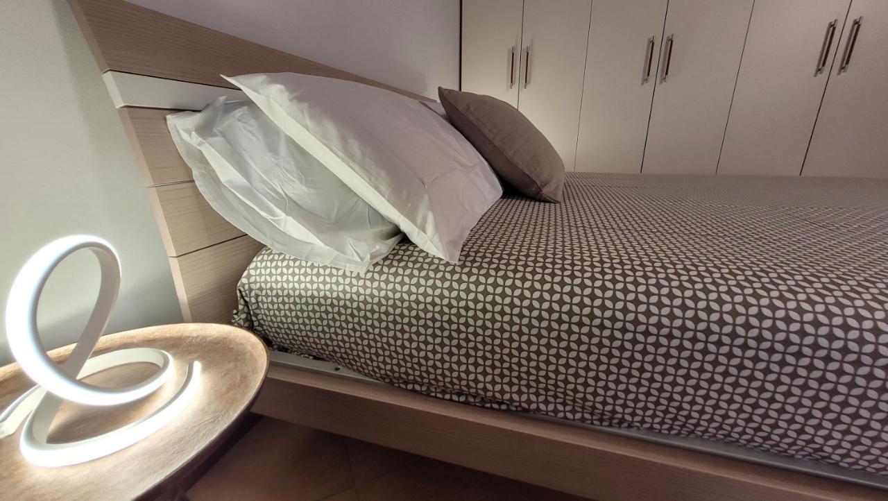 Dimora Larius Appartement Como Buitenkant foto