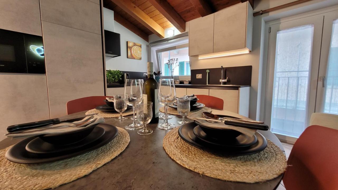 Dimora Larius Appartement Como Buitenkant foto