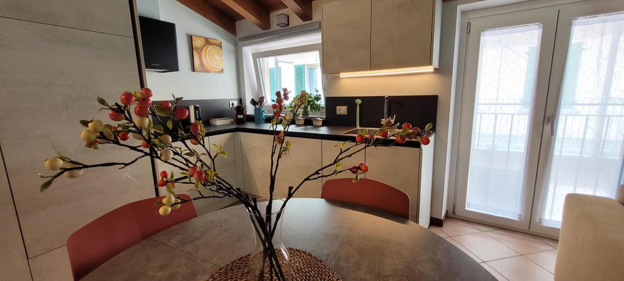 Dimora Larius Appartement Como Buitenkant foto